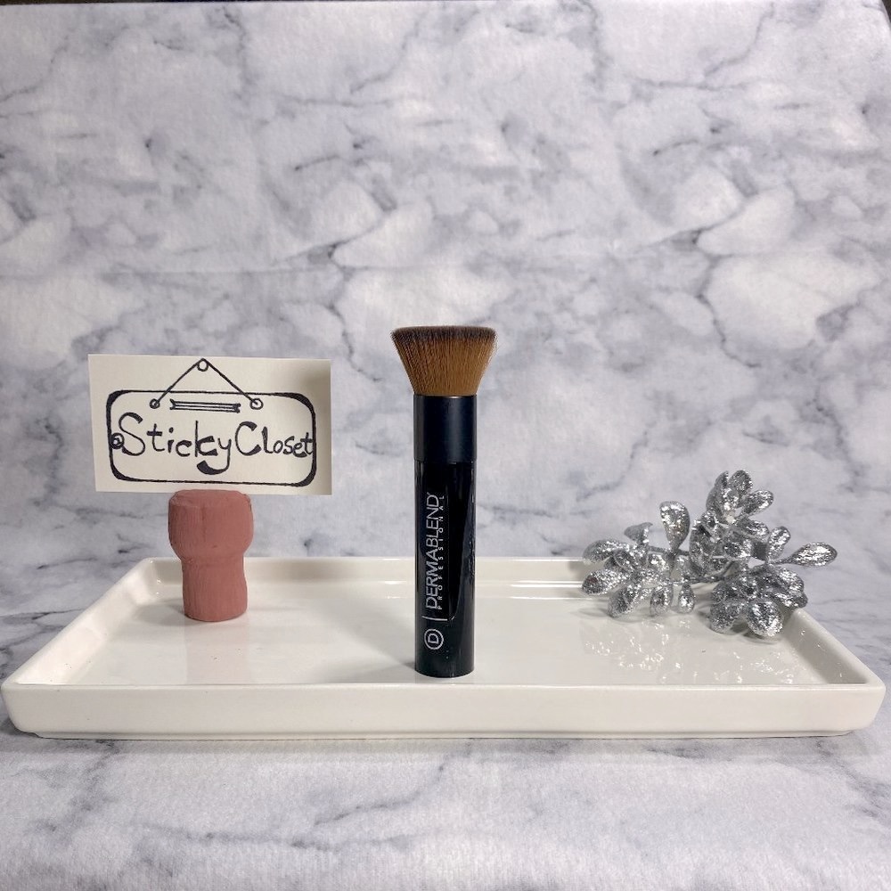 Dermablend Foundation Buffing Brush, Black Flat Full Size, Pro Makeup Tool-NEW - Picture 1 of 6
